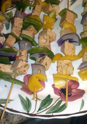 A picture of tofu kabobs.