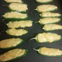 A picture of Siracha Cream Cheese Poppers.