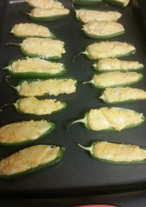 A picture of Siracha Cream Cheese Poppers.