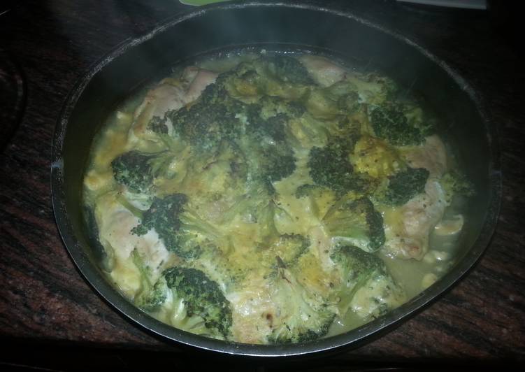 Recipe of Speedy Creamy Chicken and Broccoli Bake