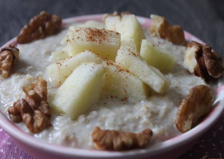 Nos 6 Meilleures Recettes de Porridge au lait d’amande, pommes et noix