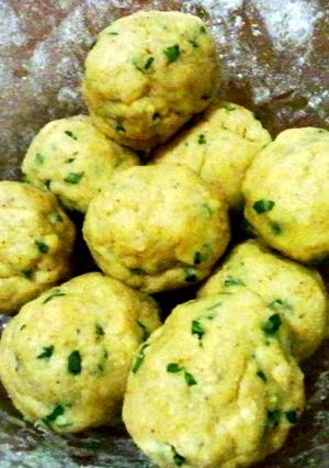 A picture of cheesy dumplings.
