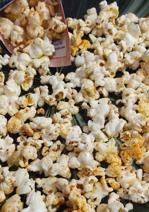 પેરી પેરી પોપકોર્ન(Peri peri Popcorn Recipe in Gujarati) રેસીપી મુખ્ય ફોટો