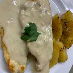 Una foto de Pechugas de pollo a la plancha con Salsa roquefort sin nata