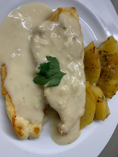 Una foto de Pechugas de pollo a la plancha con Salsa roquefort sin nata