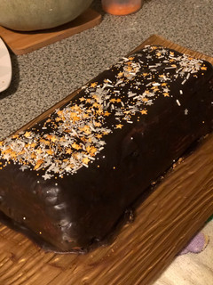 Una foto de Torta de chocolate y manjar fácil 😋