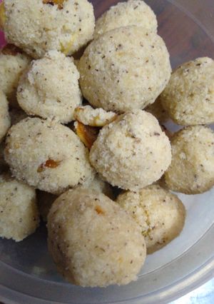 A picture of Rava lado/rava balls.