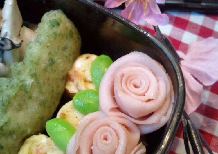 Fish Sausage Roses (for lunchboxes)