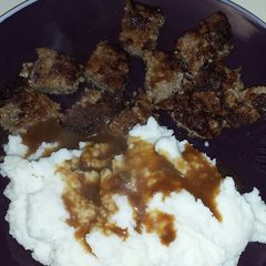 A picture of Cracker Crusted Cubed Steak.