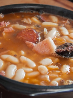 Una foto de Fabada asturiana