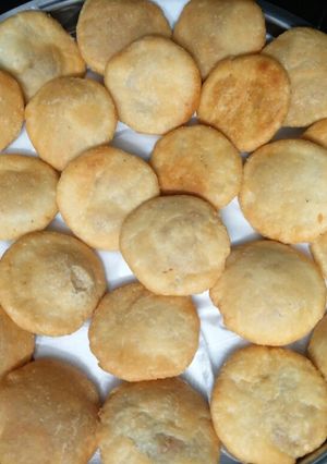 A picture of Besan Ki Kachori.