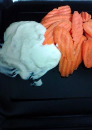 A picture of Blue cheese dip.