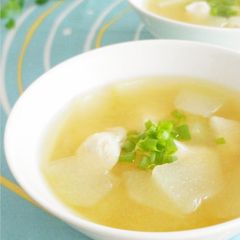 A picture of Mildly Flavored Winter Melon Soup.