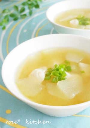 A picture of Mildly Flavored Winter Melon Soup.