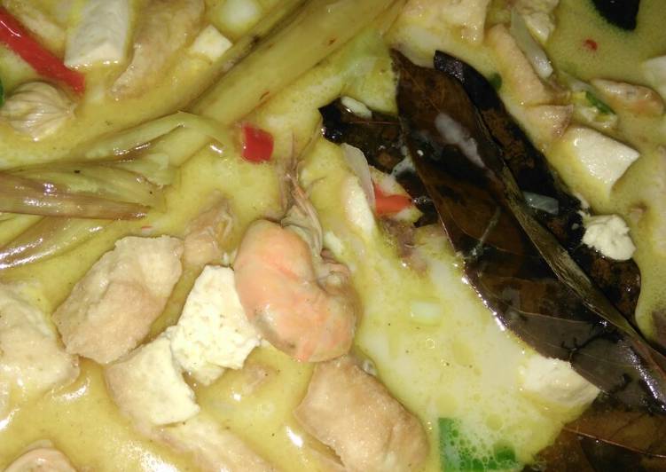 Udang dan tahu kuah santan