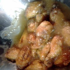 A picture of vinegar and salt chicken wings.