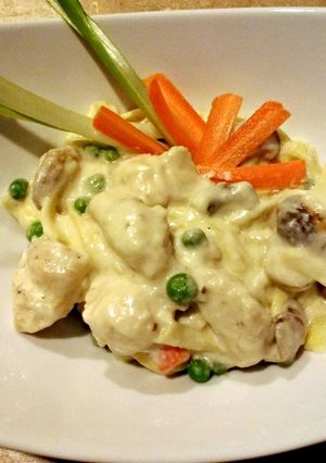 A picture of Chicken Tetrazzini.