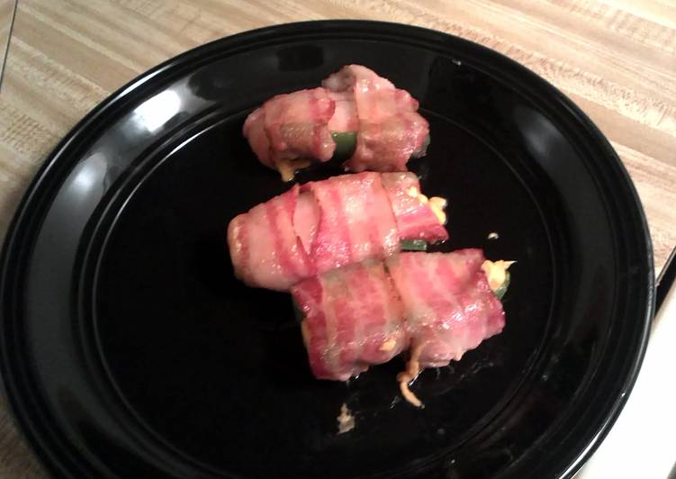 Bacon wrapped chedder poppers