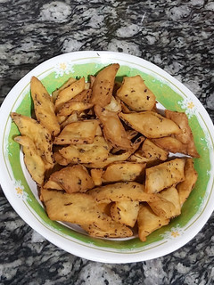 A picture of Methi namkeen.