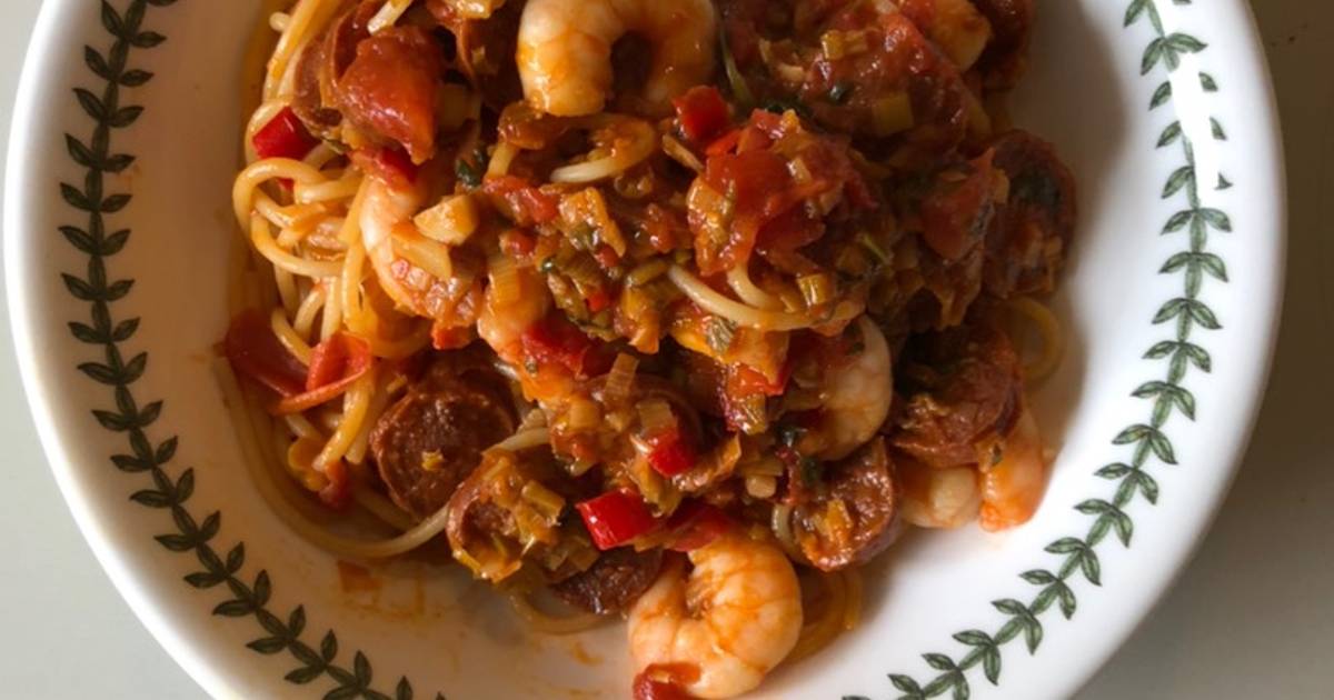 Prawn, Chorizo, Chili & Leek Spaghetti Recipe by John A - Cookpad
