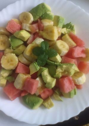 A picture of Avocado,banana and melon pudding.#nonheatsnack.