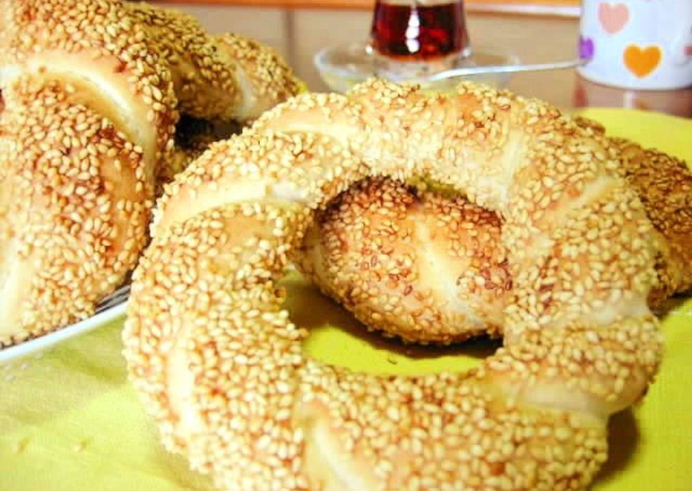 Simit: Turkish Bread Rings Coated with Sesame Seeds