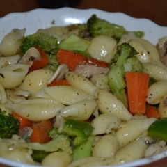A picture of Broccolli &pasta salad.