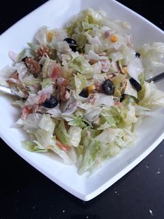 Una foto de Ensalada salmón y nueces