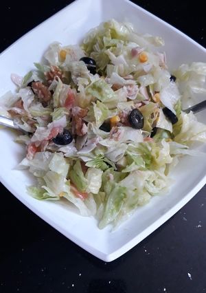 Una foto de Ensalada salmón y nueces