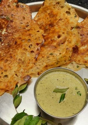 રવા ઢોસા (Rava Dosa Recipe In Gujarati) રેસીપી મુખ્ય ફોટો
