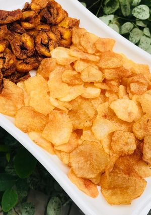 A picture of Potato n plantain chips.