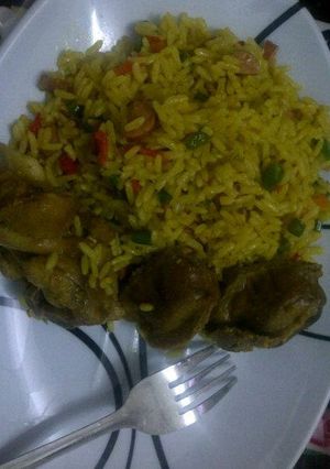 A picture of Fried rice and gizzard.