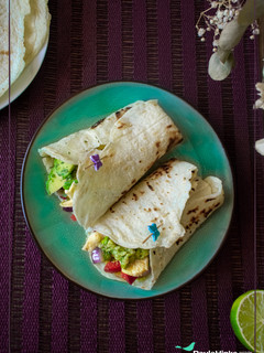 Una foto de Fajitas de pollo con aguacate ✨