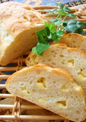 A picture of Cheesy French Bread in a Bread Machine.