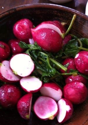 A picture of Vegan Roasted Radish Salad.