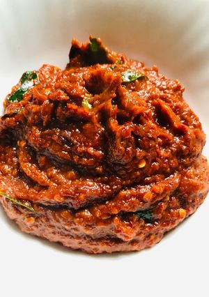 A picture of Shallots garlic chutney.