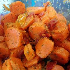 A picture of Garlic Dill Carrots.