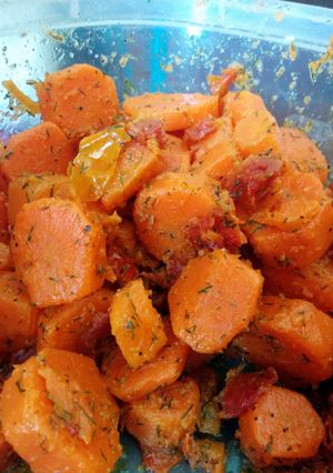 A picture of Garlic Dill Carrots.
