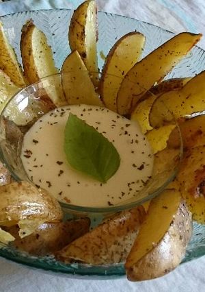 Una foto de Papas Alioli al Horno, con Salsa de Ajo