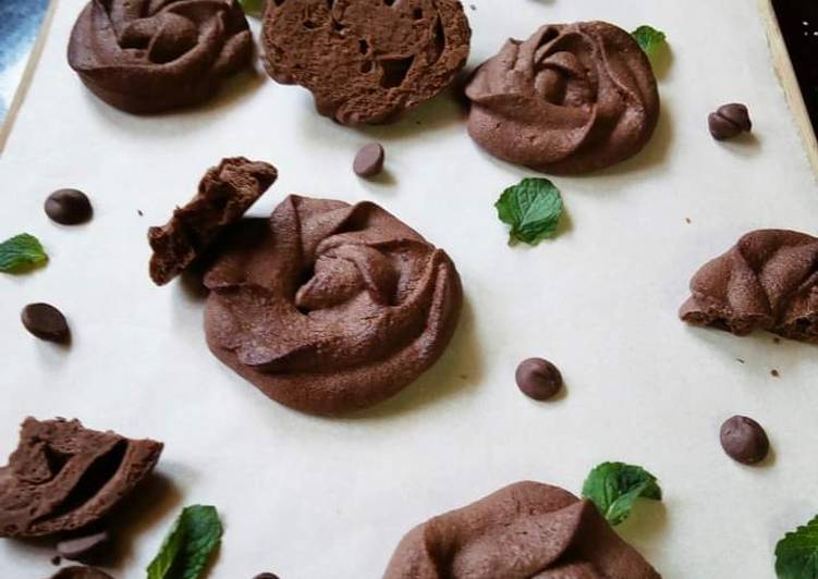 Steps to Prepare Perfect 3 Ingredients Chocolate cookies#photographychallenge