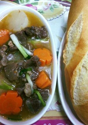Hình của món Bò hầm củ cải, cà rốt.