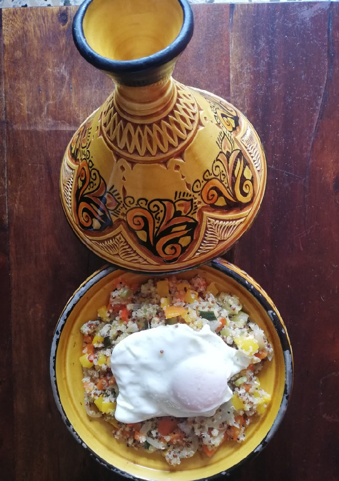 Una foto de Bowl de quinoas, verduritas y huevo