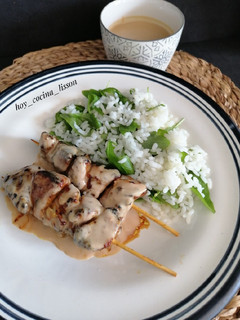 Una foto de Pollo satay