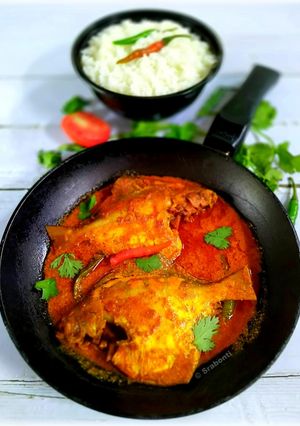 পমফ্রেট মাছের ঝাল (Pomfret maacher jhaal recipe in Bengali) রেসিপির প্রধান ছবি