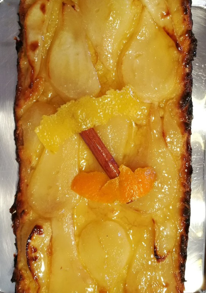 Una foto de Tarta de hojaldre con pera 🍐