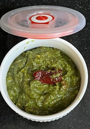 A picture of Broccoli 🥦 & Spinach Saag.
