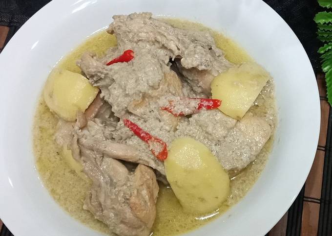 Cara Bikin Ayam Gulai Putih (Opor Ayam) Enak Dan Mudah