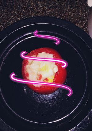 Una foto de Tomate relleno simple y económico!