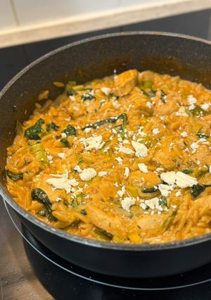 A picture of One-pan lemony chicken spinach orzo.