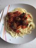 Spaghete cu sos dulce acrișor și chifteluțe